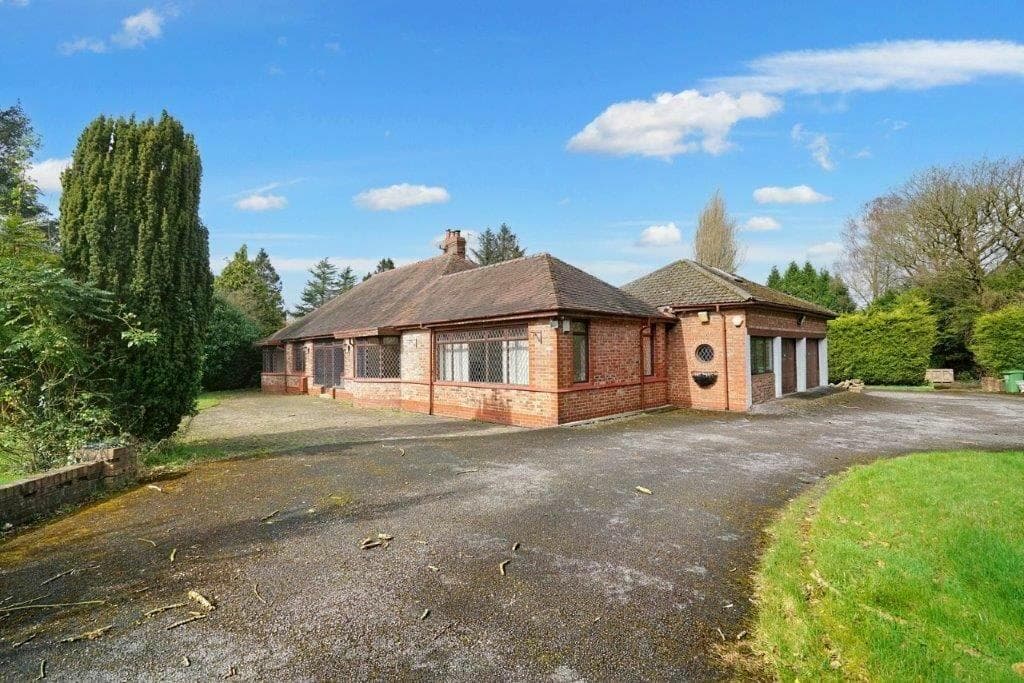 Main image of property: 223 Higher Lane, Lymm, Cheshire, WA13 0RN