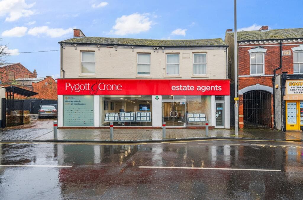 Main image of property: 22 South St. Marys Gate, Grimsby, Lincolnshire, DN31