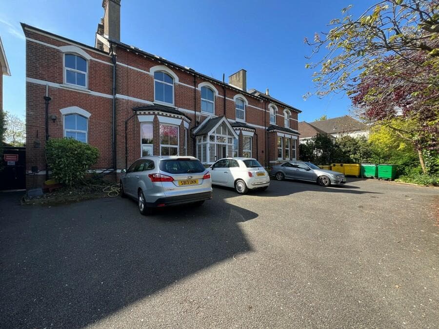Main image of property: Wellesley Lodge, 41 Worcester Road, Sutton, Surrey