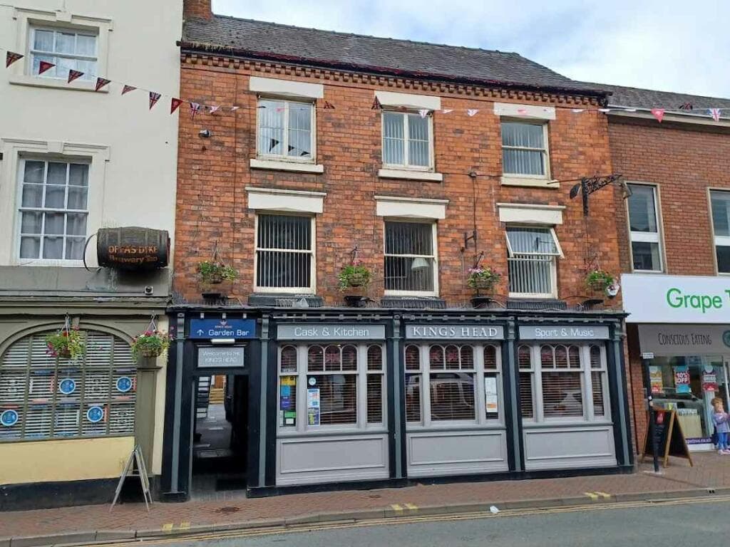 Main image of property: M-428327 - Kings Head, 12 Church Street, Oswestry SY11 2SP
