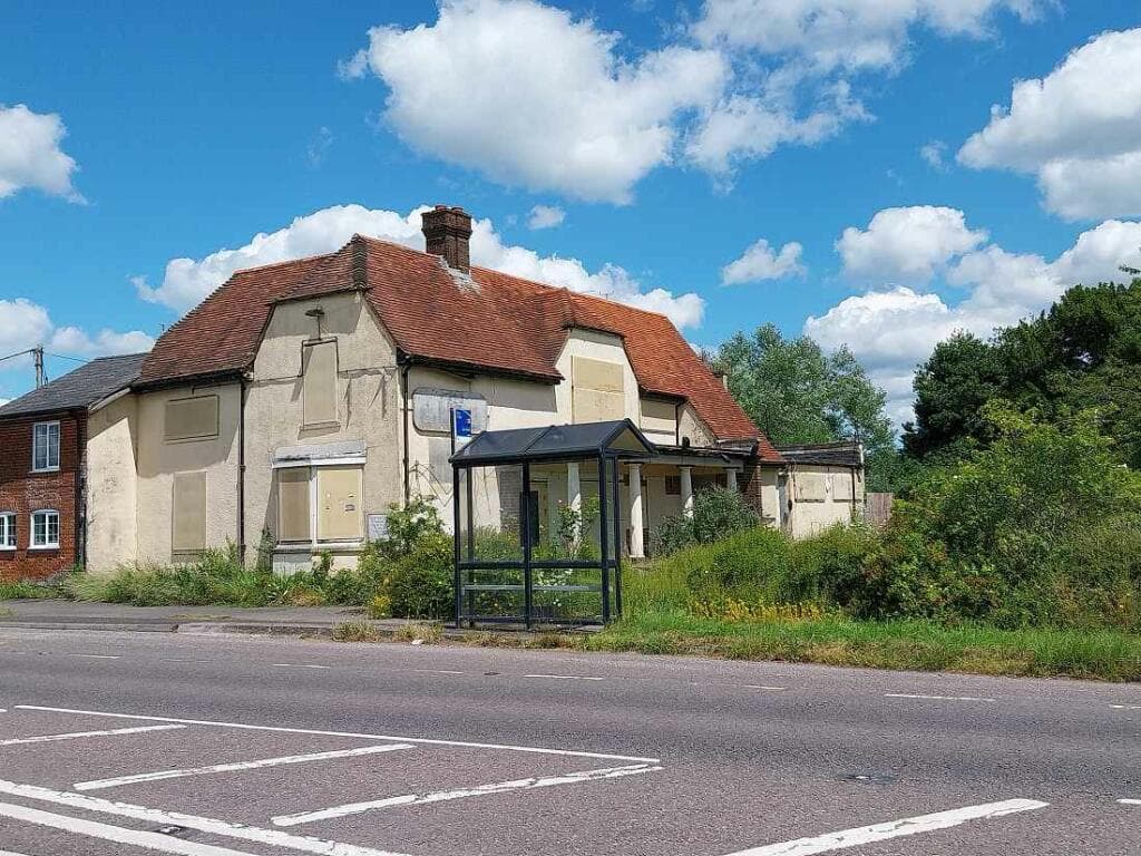 Main image of property: W-420806 - Stag Inn, The Highway, Charlton-All-Saints SP5 4HD