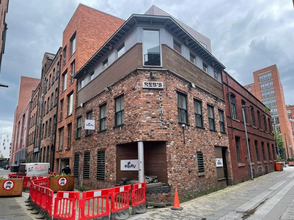 Main image of property: Reb's Corner, 2-4 Loom Street, Manchester, Greater Manchester, M4 6AN