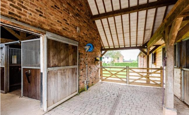 45++ Internal stables herefordshire information