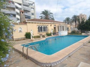 Torrevieja villa with pool