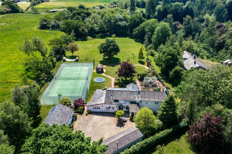 5 ace homes for tennis fans